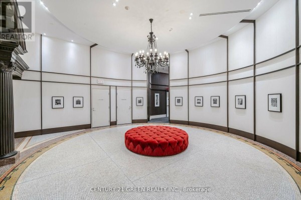 1503 - 197 Yonge Street, Toronto, ON M5B0C4 Photo 5