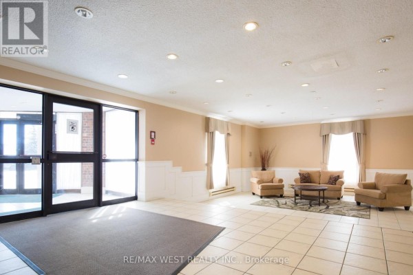 Dining room - 1503 - 3025 Queen Frederica Drive, Mississauga, ON L4Y3A1 Photo 2