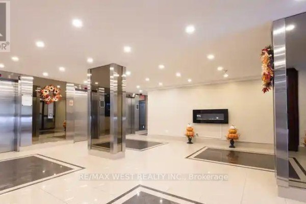 Kitchen - 1503 - 85 Emmett Avenue, Toronto, ON M6M5A2 Photo 3