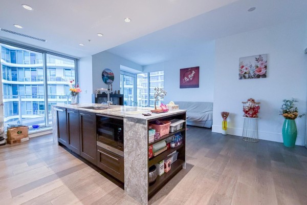 1503 1500 Martin Street, White Rock, BC V4B0C2 Photo 2