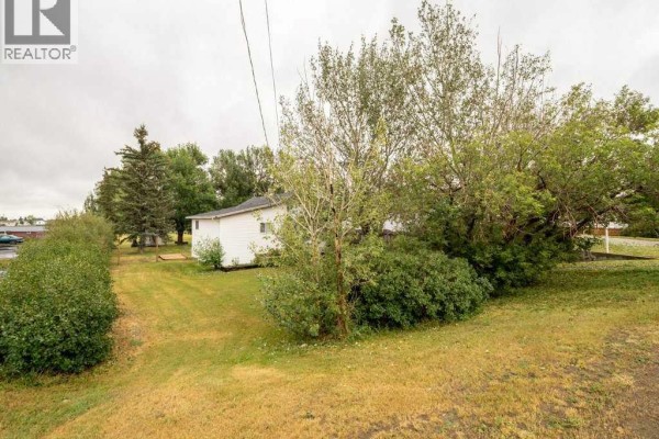 Primary Bedroom - 1503 20 Street, Coaldale, AB T1M1J7 Photo 4