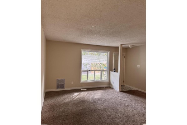 Dining room - 1503 Mill Woods Rd East Nw Nw, Edmonton, AB T6L4C2 Photo 2