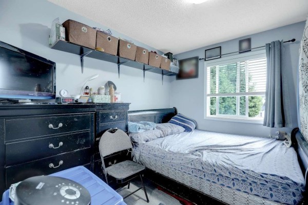 15033 Ashby Place, Surrey, BC V3S5G2 Photo 4