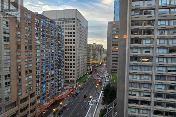 Bedroom - 1504 - 1121 Bay Street, Toronto, ON M5S3L9 Photo 4