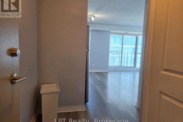 Den - 1504 - 50 Town Centre Court, Toronto, ON M1P0A9 Photo 4