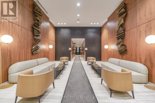 1504 - 8 Eglinton Avenue E, Toronto, ON M4P0C1 Photo 5