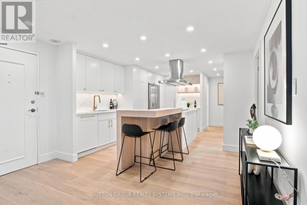 1504 - 812 Burnhamthorpe Road, Toronto, ON, photo 2