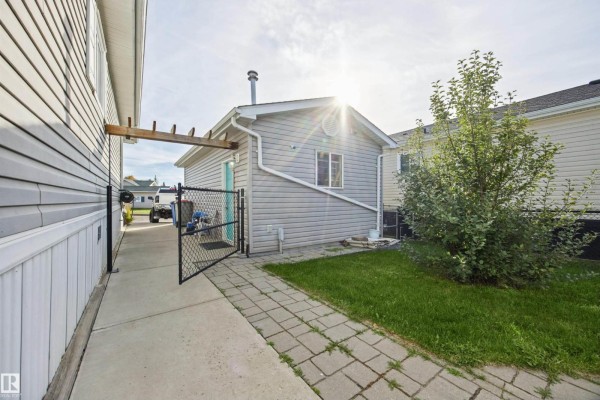 Bedroom 2 - #1504 53222 Range Road 272, Rural Parkland County, AB T7X4M4 Photo 5