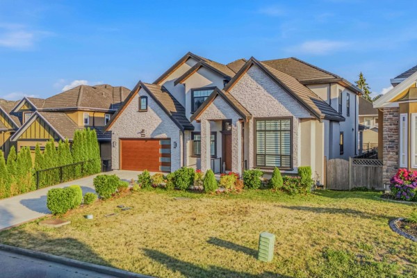 15046 76a Avenue, Surrey, BC V3S5P1 Photo 2