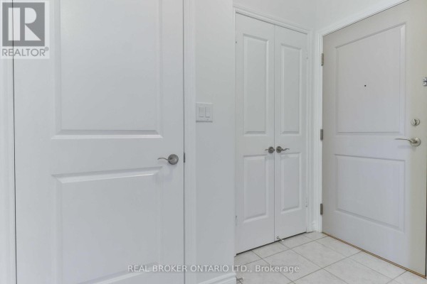Kitchen - 1505 - 135 Wynford Drive, Toronto, ON M3C0J4 Photo 3