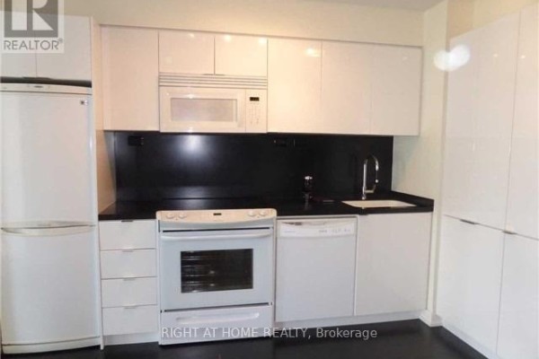 Primary Bedroom - 1505 - 15 Iceboat Terrace, Toronto, ON M5V4A5 Photo 4