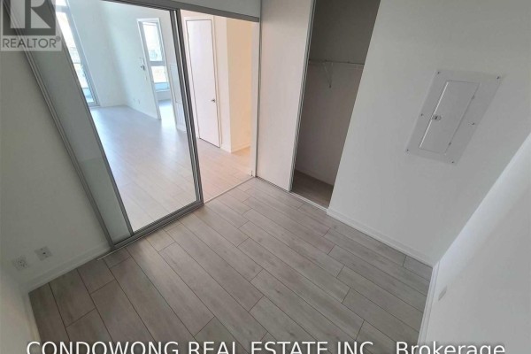 1505 - 950 Portage Parkway, Vaughan, ON, photo 2