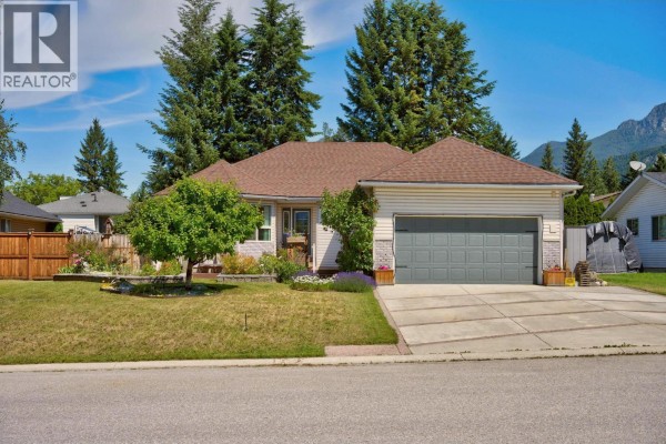 Recreation room - 1505 Cedar Street, Golden, BC V0A1H6 Photo 2