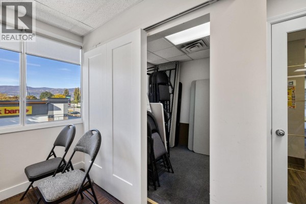 1505 Harvey Avenue Unit# 201, Kelowna, BC, photo 2