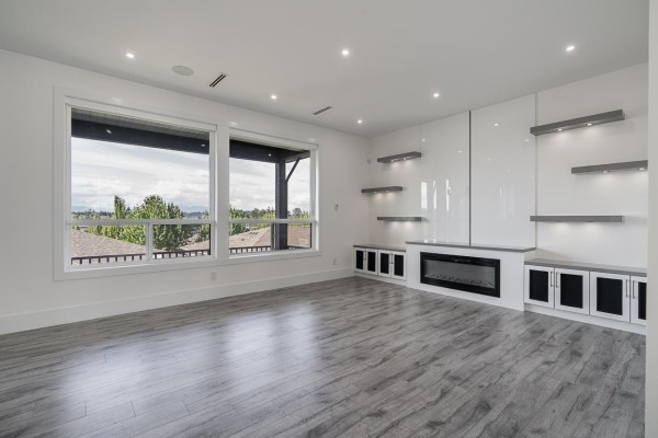 15051 63a Avenue, Surrey, BC V3S3H8 Photo 4