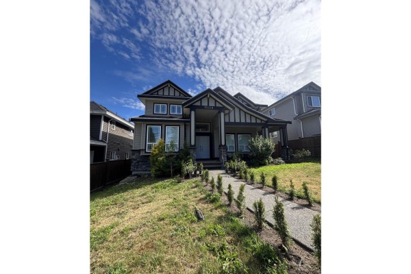 15058 72nd Avenue, Surrey, BC V3S2G2 Photo 3