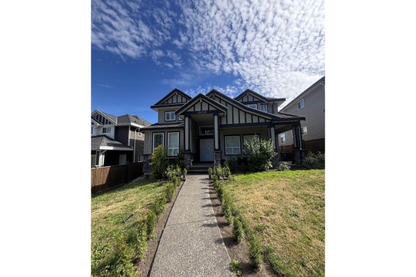15058 72nd Avenue, Surrey, BC V3S2G2 Photo 4