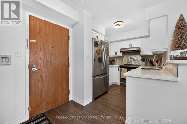 1506 - 23 Lorraine Drive, Toronto, ON M2N6Z6 Photo 3