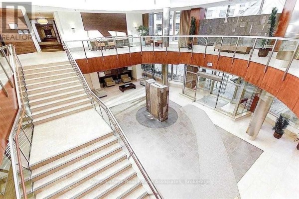 1506 - 3880 Duke Of York Boulevard, Mississauga, ON L5B4M7 Photo 3