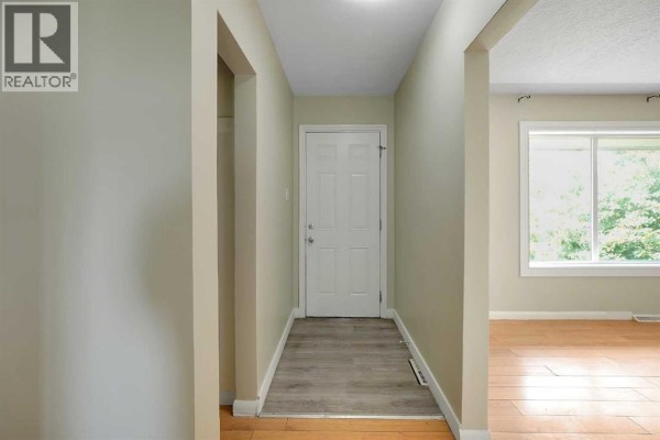 Bedroom - 1506 36 Street Se, Calgary, AB T2A1C6 Photo 3