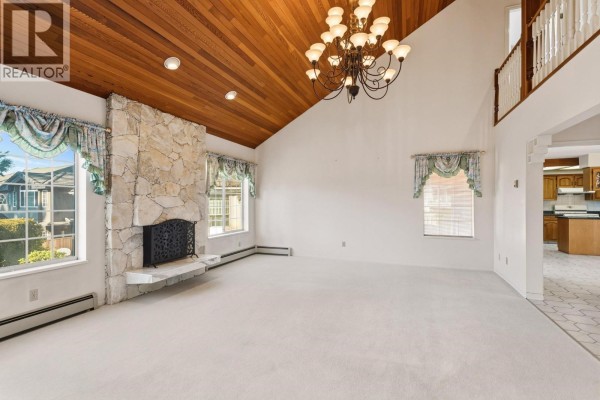 1506 Giles Place, Burnaby, BC V5A3K6 Photo 3