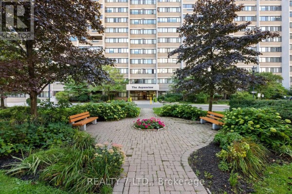 Dining room - 1507 - 50 Elm Drive E, Mississauga, ON L5A3X2 Photo 2