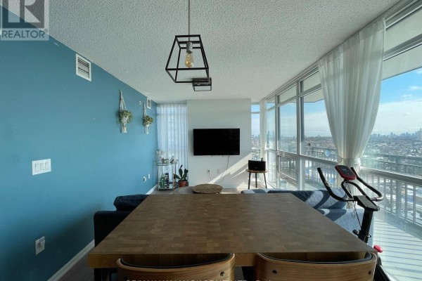 Kitchen - 1507 - 830 Lawrence Avenue W, Toronto, ON M6A0A2 Photo 2