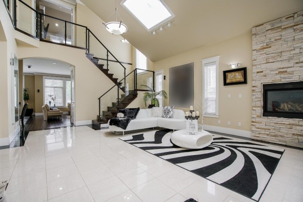 15075 70a Avenue, Surrey, BC V3S2E2 Photo 3