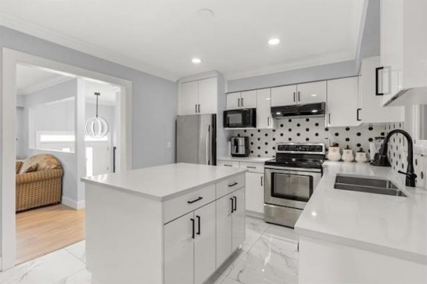 15077 86b Avenue, Surrey, BC V3S4V3 Photo 4