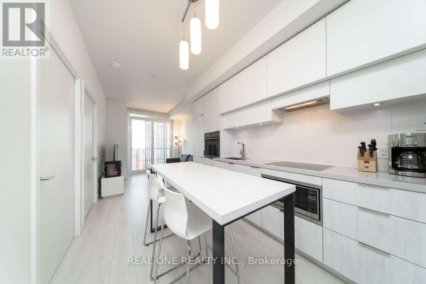 1509 - 8 Eglinton Avenue E, Toronto, ON M4P0C1 Photo 4