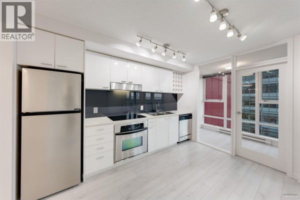 1509 111 W Georgia Street, Vancouver, BC V6B1T8 Photo 4