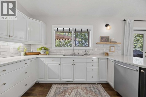 4pc Bathroom - 151 Balsam Crescent, Olds, AB T4H1M4 Photo 5
