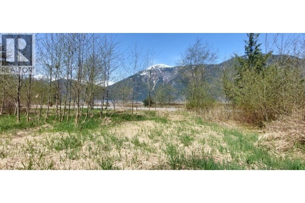 151 Mackenzie 20 Highway, Bella Coola, BC V0T1C0 Photo 2