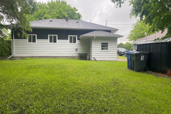 151 Manitoba Avenue, Russell, MB, photo 2