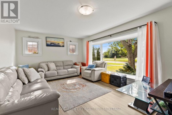 Bedroom - 151 St George Street, Welland, ON L3C5N9 Photo 4