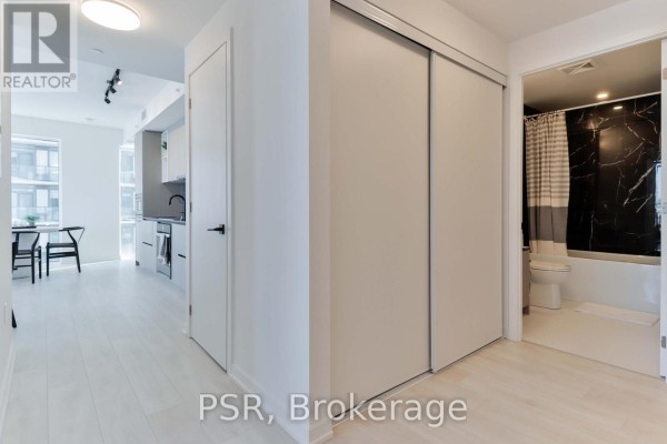 Kitchen - 1510 - 1285 Dupont Street, Toronto, ON M6H0E3 Photo 3