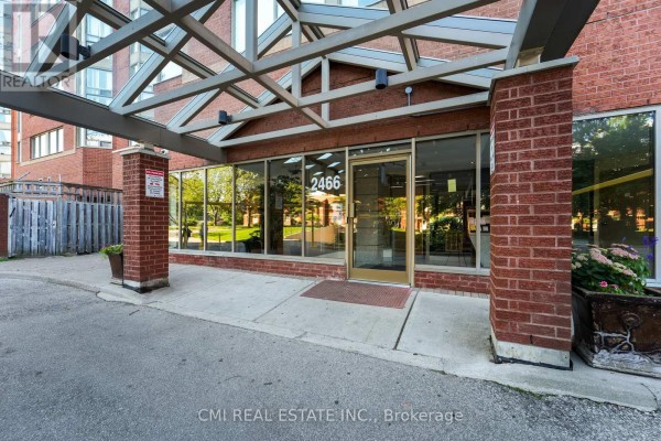 Living room - 1510 - 2466 Eglinton Avenue E, Toronto, ON M1K5J8 Photo 4