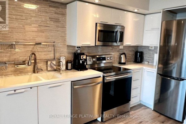 Bedroom - 1510 - 25 Capreol Court, Toronto, ON M5V3Z7 Photo 4