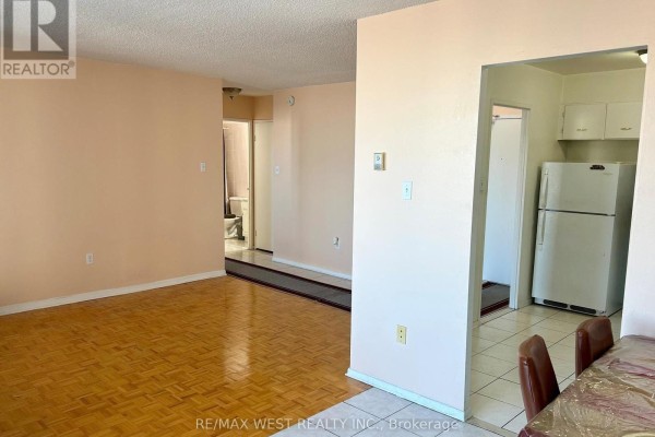 1510 - 5 San Romano Way, Toronto, ON, photo 2