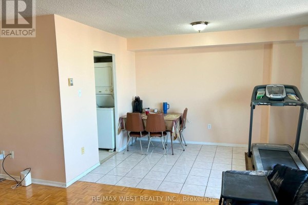Dining room - 1510 - 5 San Romano Way, Toronto, ON M3N2Y4 Photo 4