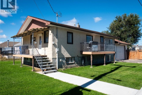 Full bathroom - 1510 4th Street N, Cranbrook, BC V1C3L5 Photo 2