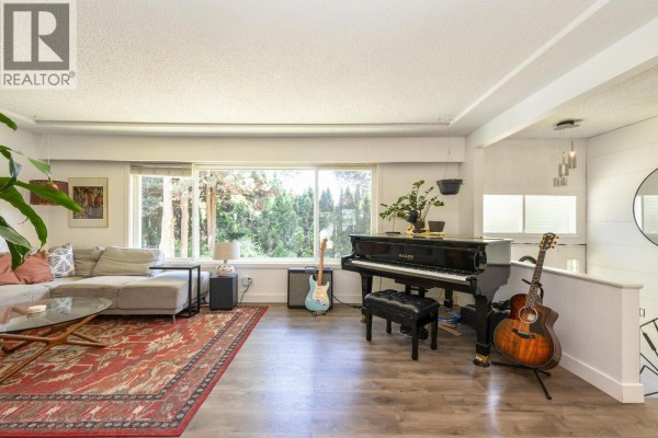 1510 Kent Avenue, Port Coquitlam, BC V3B0E9 Photo 3