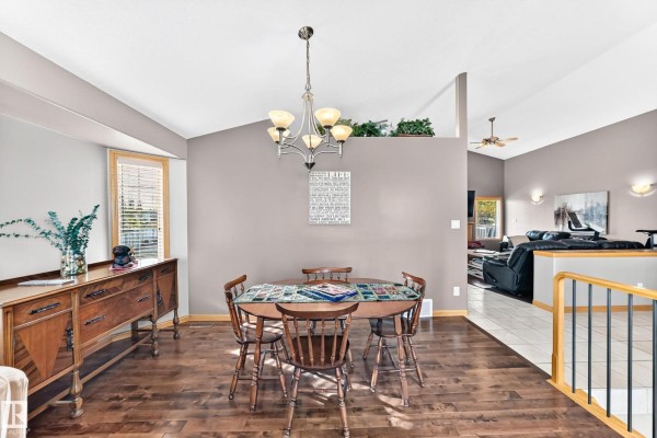 Family room - 15104 48 St Nw, Edmonton, AB T5Y3A2 Photo 4