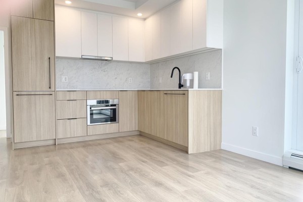 1511 13685 102nd Avenue, Surrey, BC V3T1N7 Photo 2