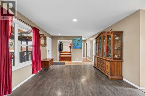 4pc Bathroom - 1511 16 Street, Didsbury, AB T0M0W0 Photo 5