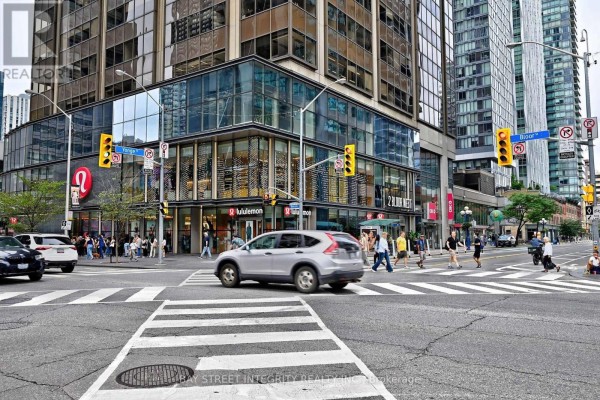 1512 - 1 Bloor Street E, Toronto, ON, photo 2