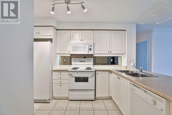 Primary Bedroom - 1512 - 2111 Lake Shore Boulevard W, Toronto, ON M8V4B2 Photo 4