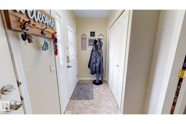 Kitchen - 15135 43 St Nw, Edmonton, AB T5Y3B3 Photo 3