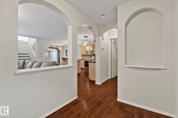 Family room - 15140 141 St Nw, Edmonton, AB T6V1T9 Photo 4