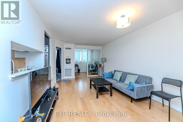 Living room - 1515 - 1055 Bay Street, Toronto, ON M5S3A3 Photo 3
